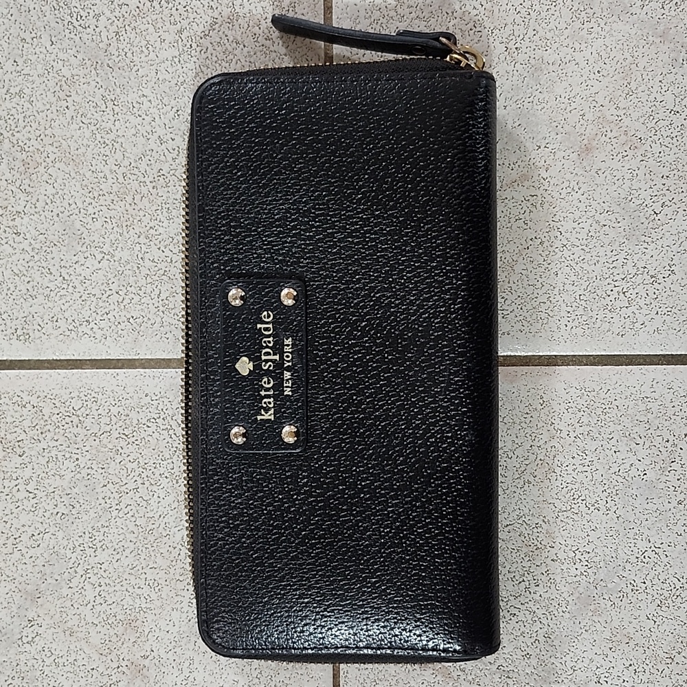 Kate Spade New York Wellesly Neda Black Leather Wallet Zip Around Clutch